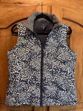 Lands' End Navy and White Floral-Print Puffer Vest